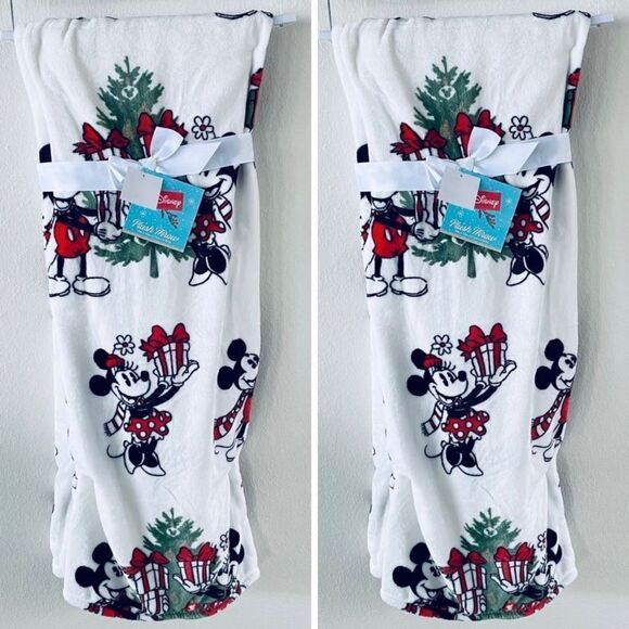 NWT x 2 Disney Christmas Mickey & Minnie Mouse 70”x50” Christmas Plush Throw - Picture 1 of 12